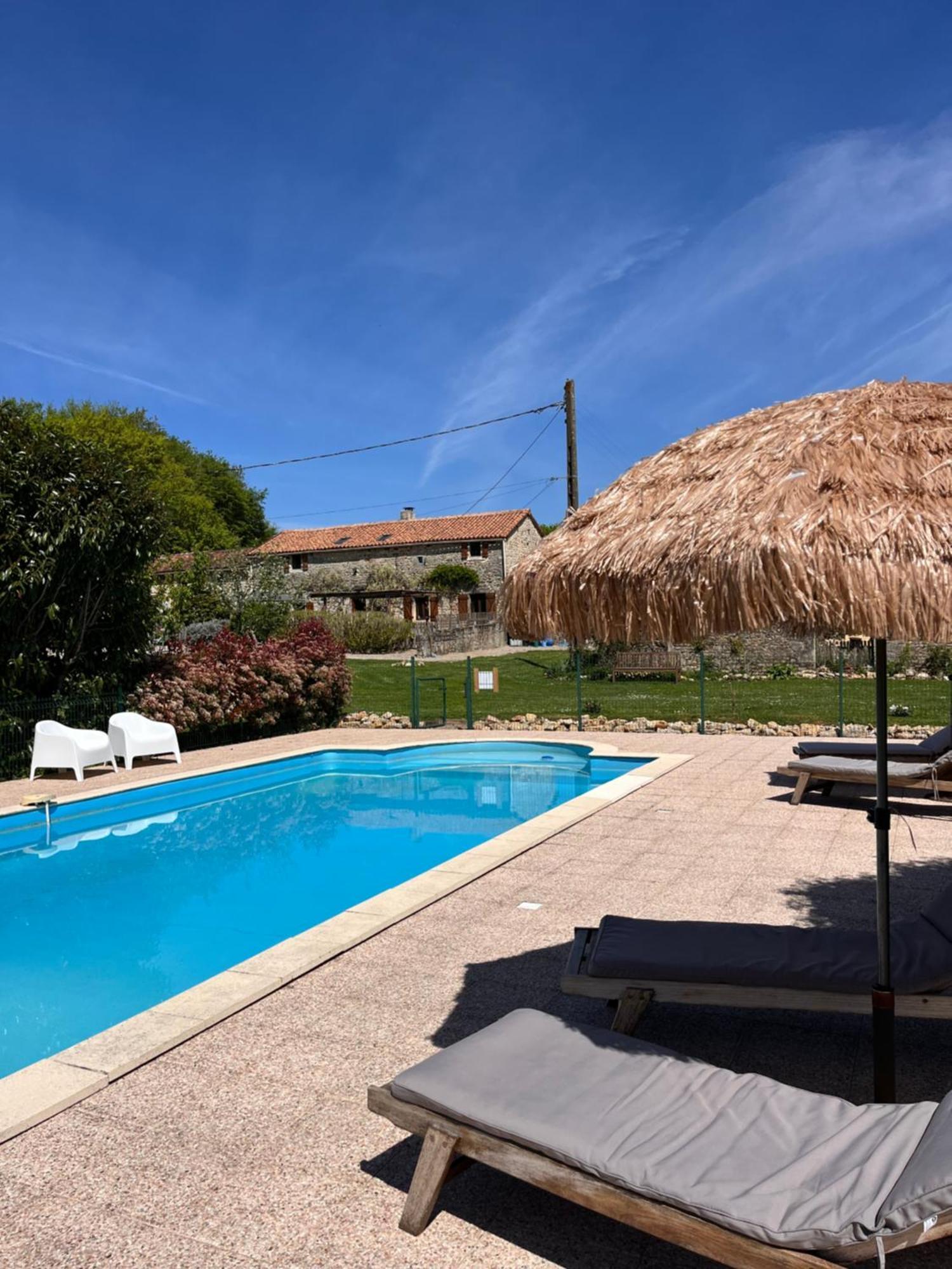 Le Plantier2 Villa Beaulieu-sur-Sonnette Eksteriør bilde